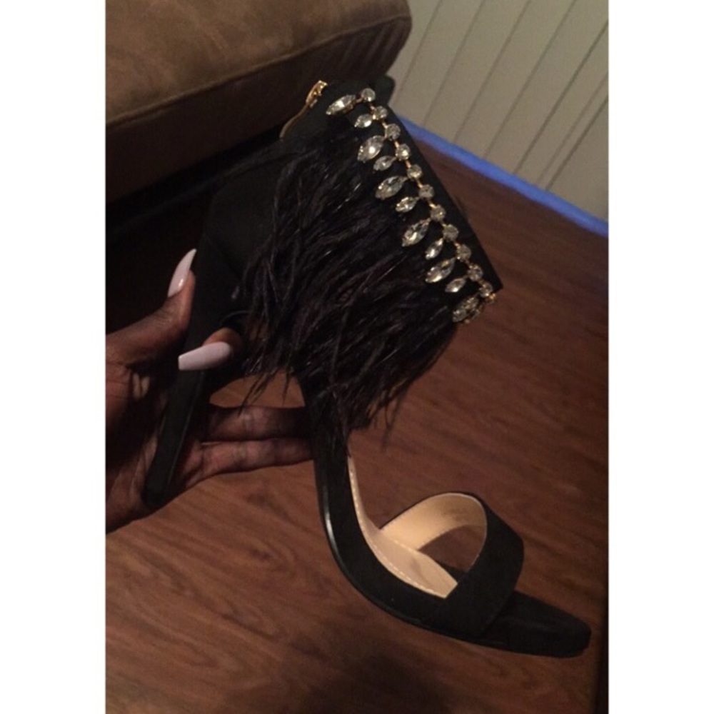 Heels - Picture 2 of 4